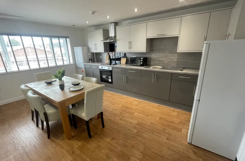 6 Bed House // Aug 2026 - Image 3